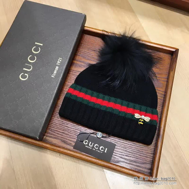 GUCCI古馳 新款兔絨加羊絨 百搭款帽子圍巾套裝 LLWJ8502